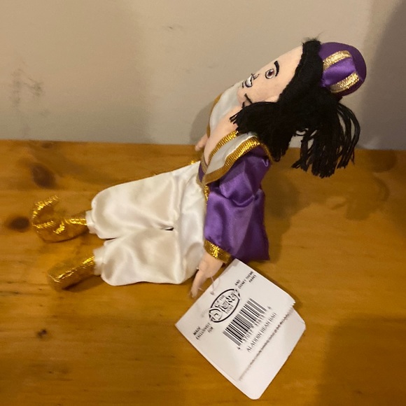 The Disney Store Aladdin Bean Bag Plush NWT Approx 9-10" - Picture 2 of 8